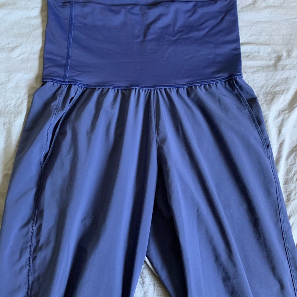 RARE Lululemon yoga pants - Picture 5 of 5